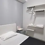 Room's Stromboli Πανσιόν