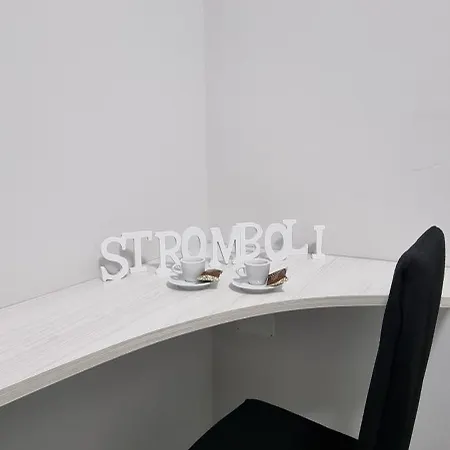 Room's Stromboli *